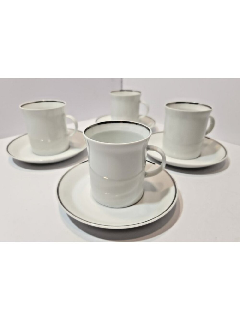 Vtg Rosenthal Berlin Platinum Cups and Saucers Set of 4 White w/Platinum Trim